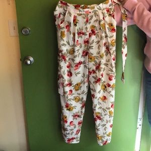 Wide-leg Flowy Dress Pants